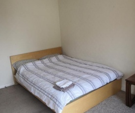 3 Double Bedrooms near Westend and City Centre - book 3 rooms for the entire flat, if 1 or 2 rooms it might be flatshare