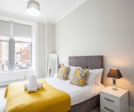 Bright 3 Bedroom Apartment in City Centre
