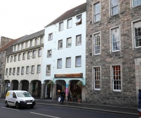 1 bed in the heart of Edinburgh's Old Town