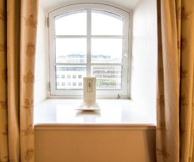 241 Fabulous three bedroom apartment on the second floor with parking