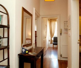 SPECIAL PRICES Beautiful spacious apartment Free parking and free Sanitizer