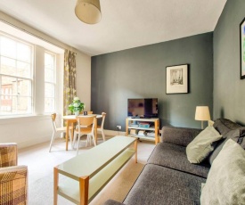 ALTIDO Amazing Location! - Lovely Rose St Apt in New Town