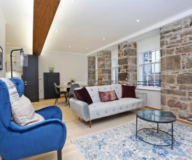 ALTIDO Newly Refurbished Apartment on the Historic Royal Mile