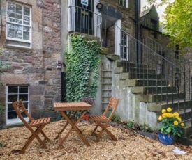 Unique Main Door With Private Garden Edinburgh