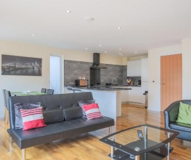 Beautiful Modern Newly Built Apartment 15 min from City Centre