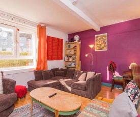 Charming 3 Bed Flat in Edinburgh for 6 people