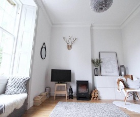 Henderson Row - Cosy New Town Apt 10 Minutes Walk from Princes St